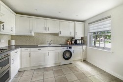 Melrose Avenue, Kings Hill, ME19 4SJ