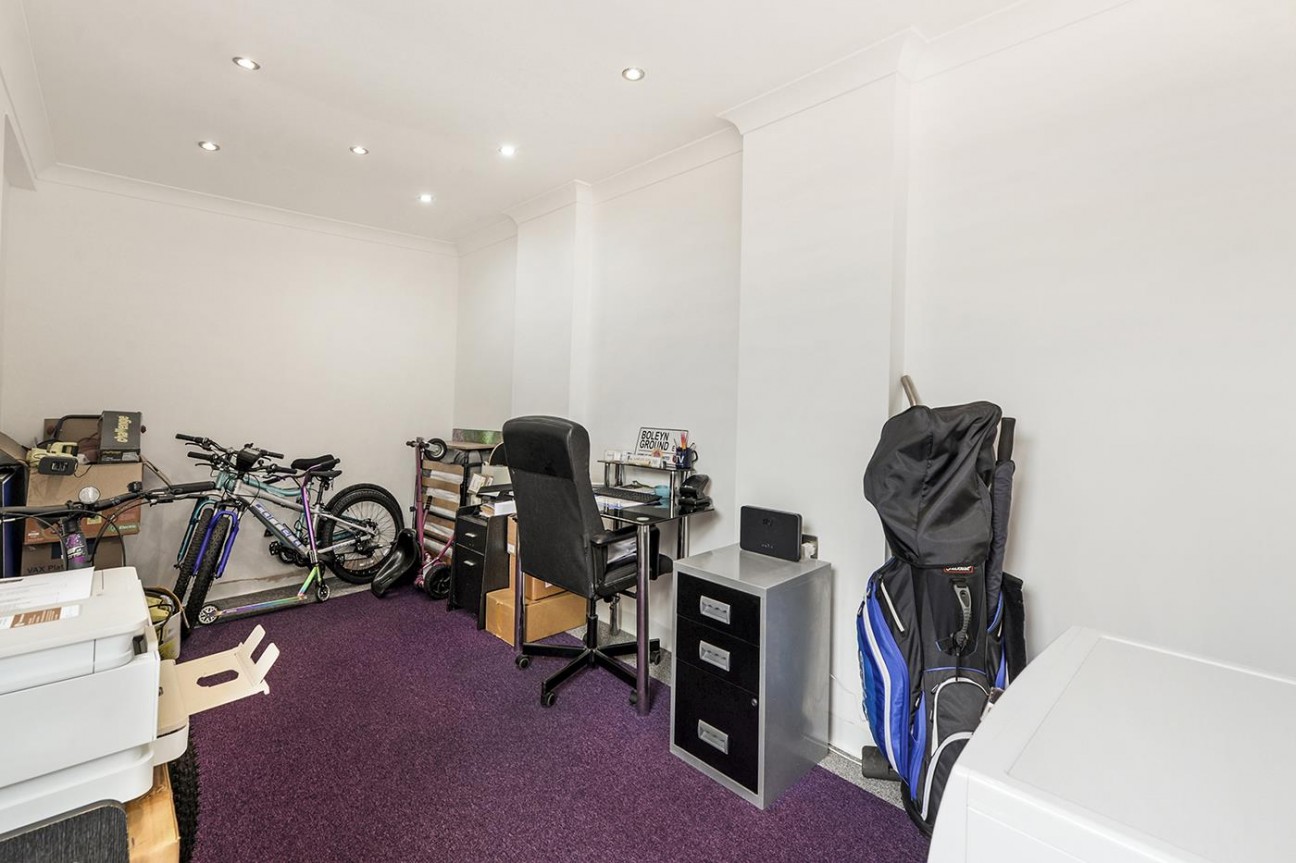 Porter Avenue, Kings Hill, ME19 4QN