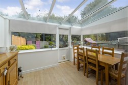Lockswood, Allington