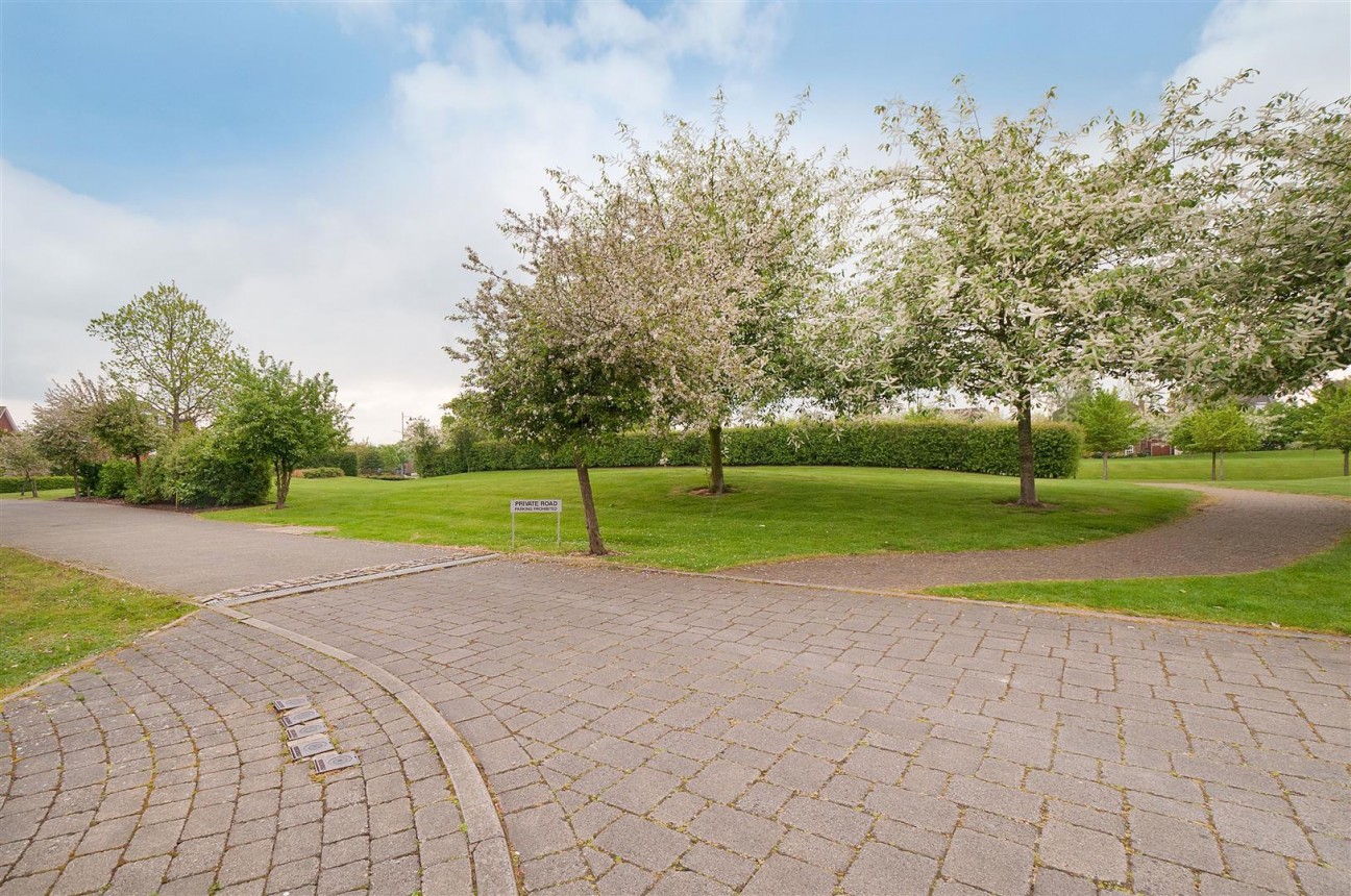 Maypole Drive, Kings Hill