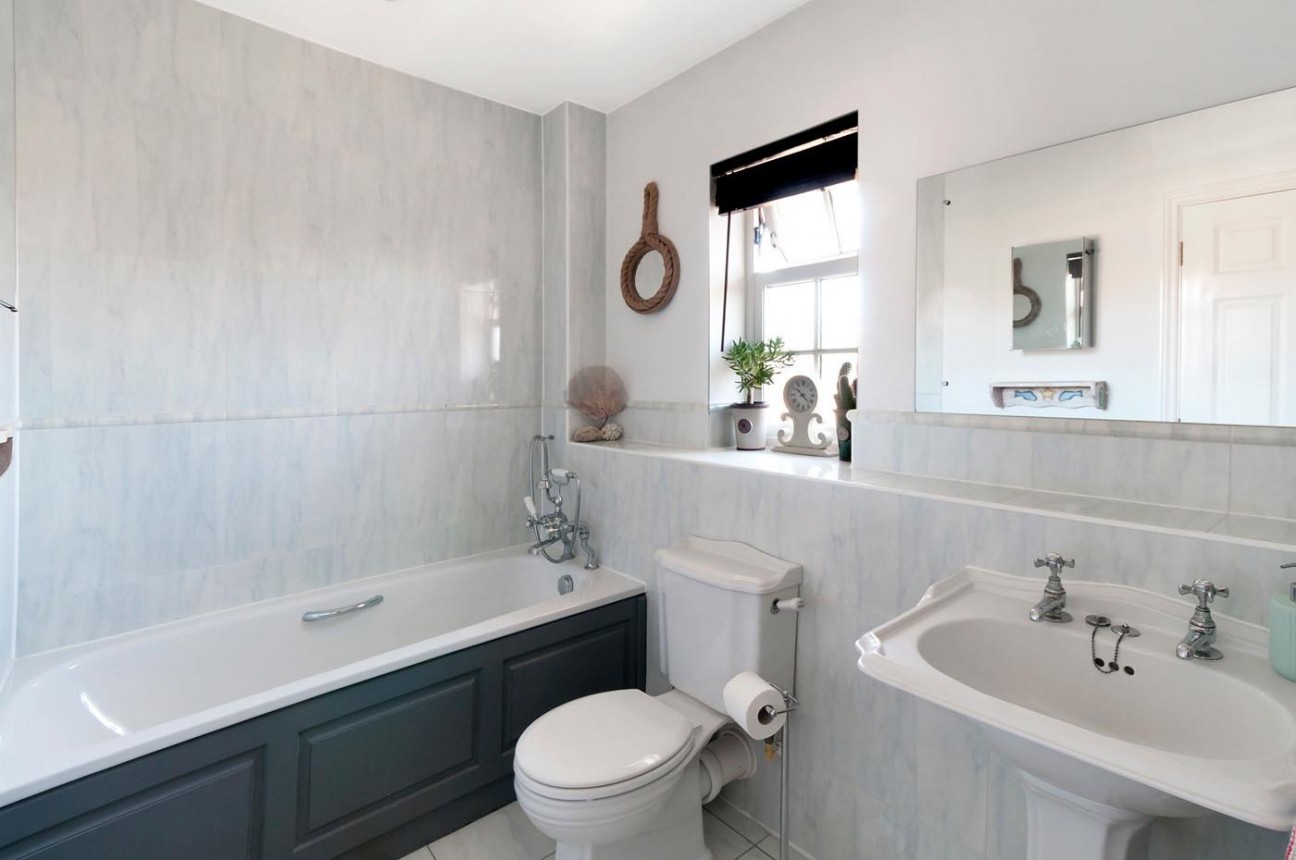 Maypole Drive, Kings Hill