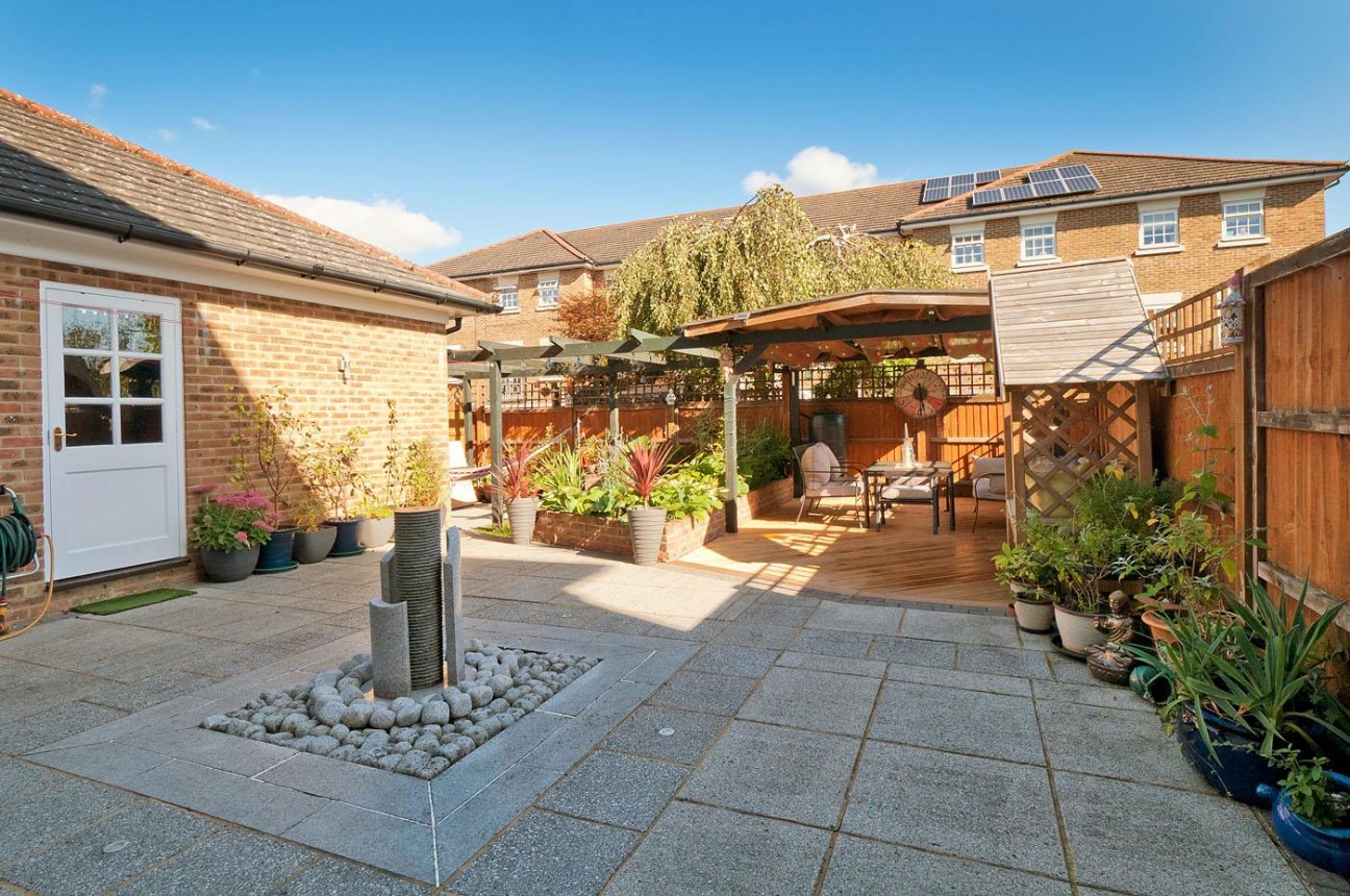 Maypole Drive, Kings Hill