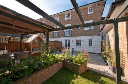 Maypole Drive, Kings Hill