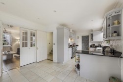 Maypole Drive, Kings Hill