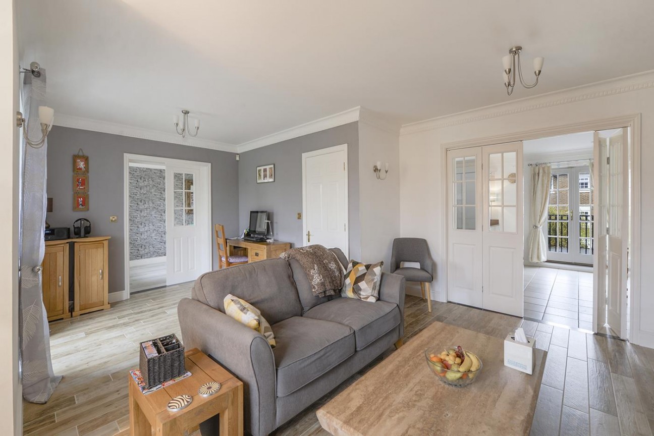 Maypole Drive, Kings Hill