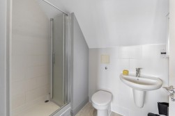 Regent Way, Kings Hill, West Malling