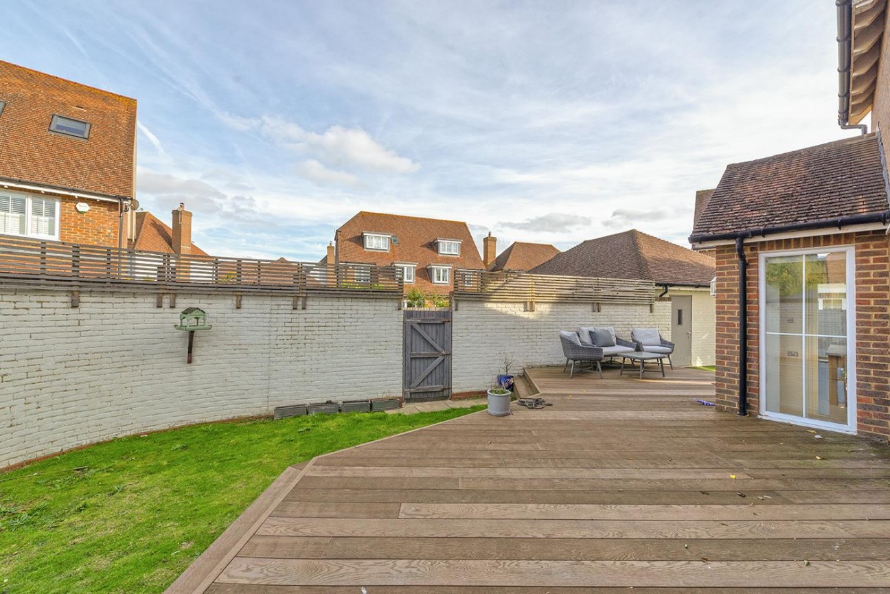 Regent Way, Kings Hill, West Malling