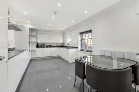 High Street, West Malling, ME19 6NA