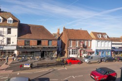 High Street, West Malling, ME19 6NA