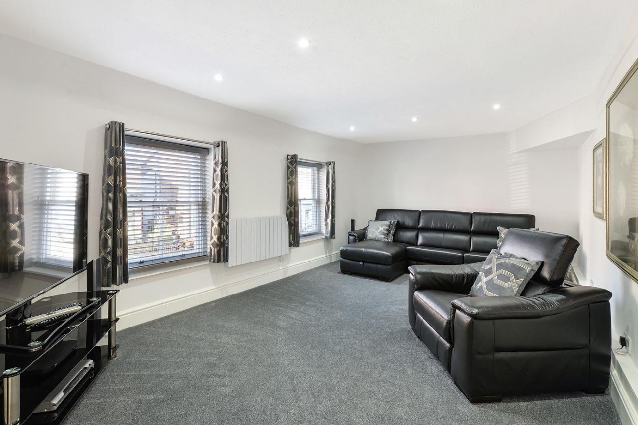 High Street, West Malling, ME19 6NA