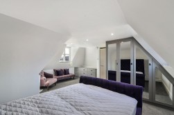 High Street, West Malling, ME19 6NA