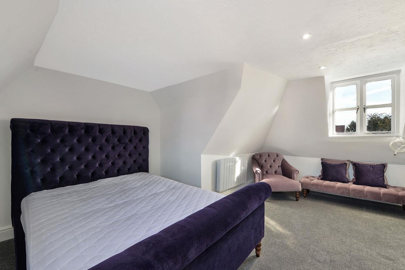 High Street, West Malling, ME19 6NA