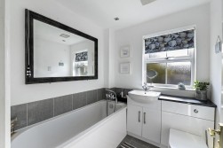 Chestnut Close, Kings Hill, ME19 4FP