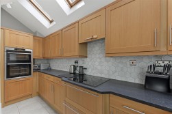 Old Kent Road, Paddock Wood