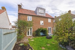 Anisa Close, Kings Hill, ME19 4EW