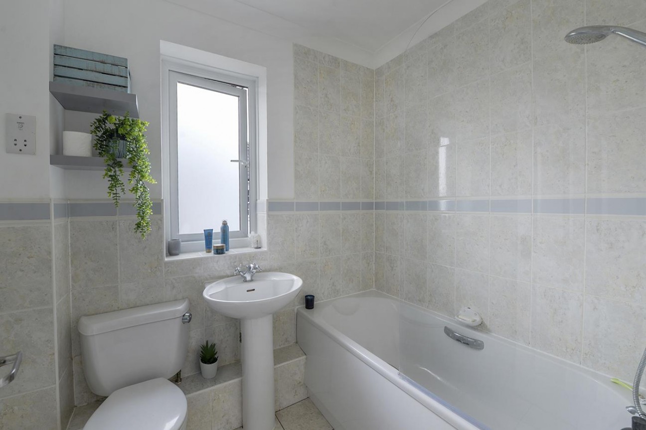 Anisa Close, Kings Hill, ME19 4EW