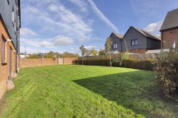 Nottingham Drive, Kings Hill