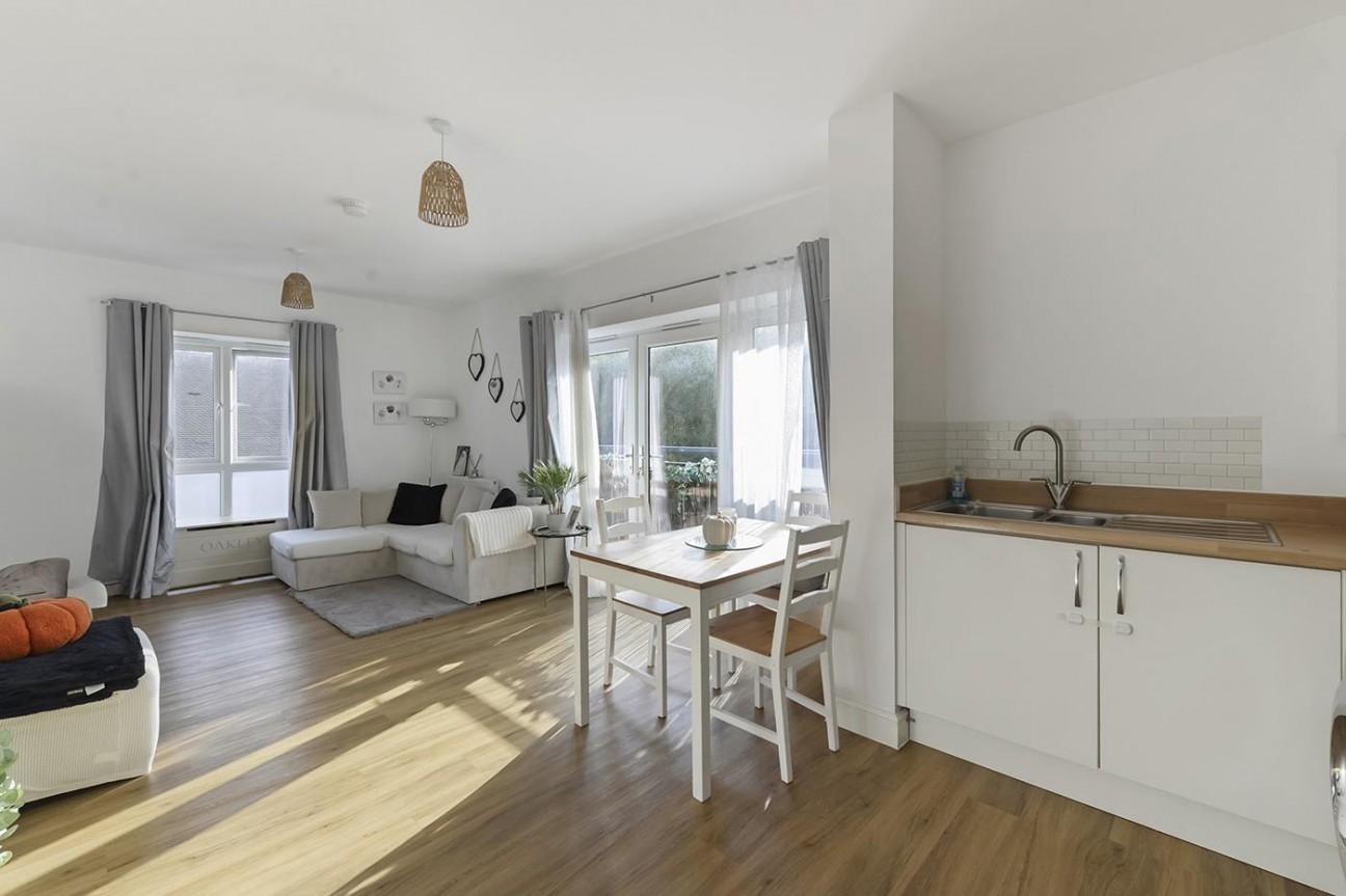 Nottingham Drive, Kings Hill