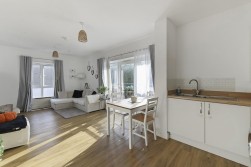 Nottingham Drive, Kings Hill