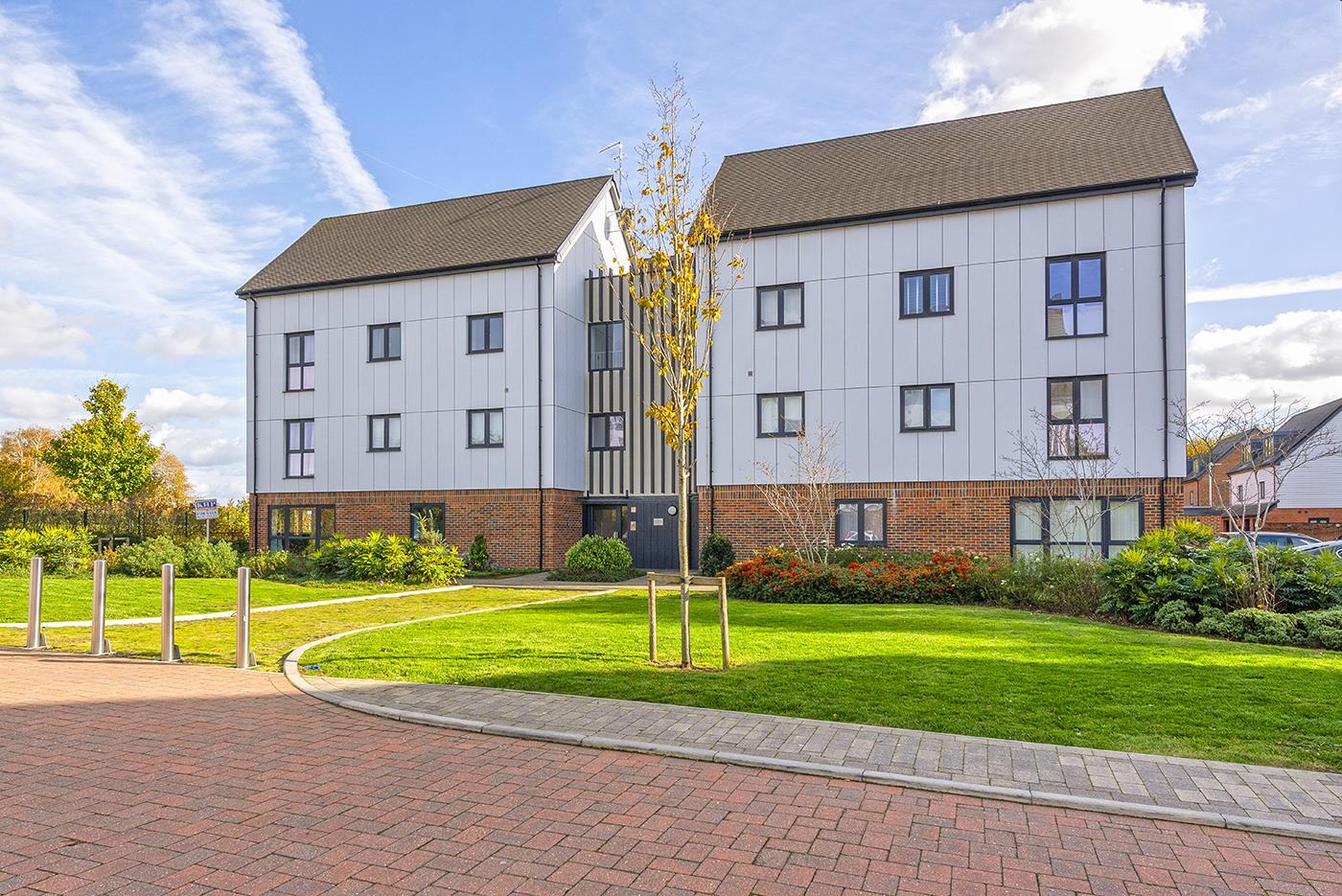 Nottingham Drive, Kings Hill