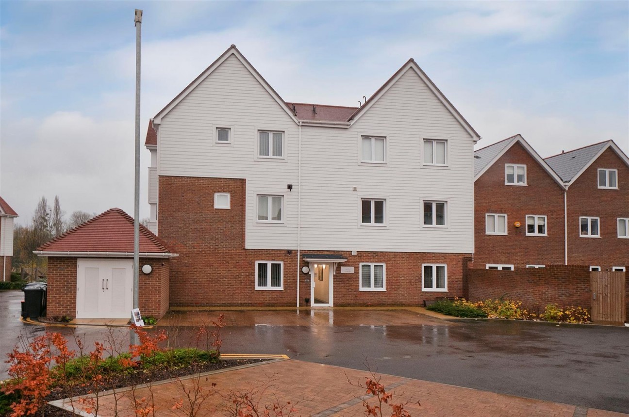 Wingate Close, Holbough Lakes