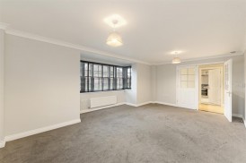 Winston Avenue, Kings Hill