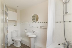 Winston Avenue, Kings Hill