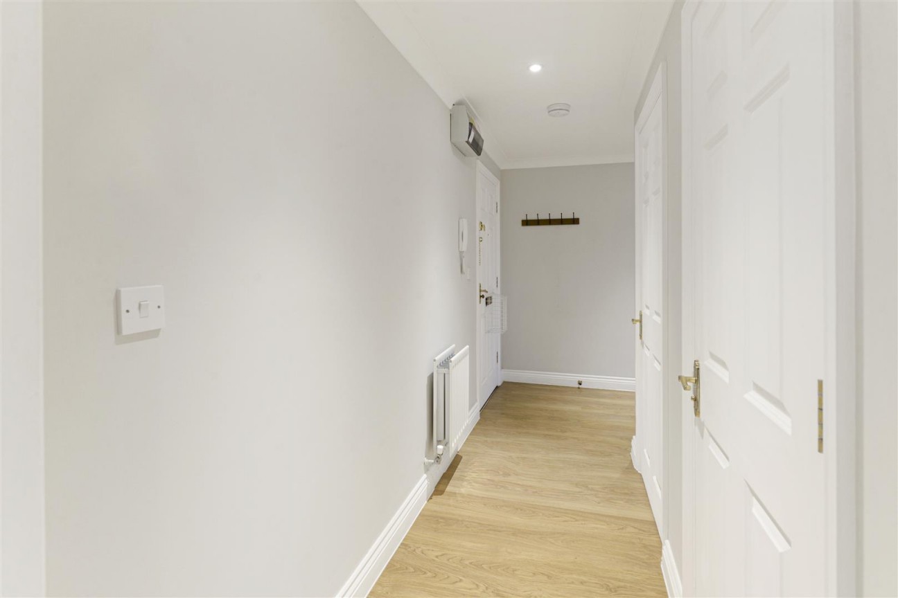 Winston Avenue, Kings Hill