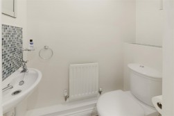 Winston Avenue, Kings Hill