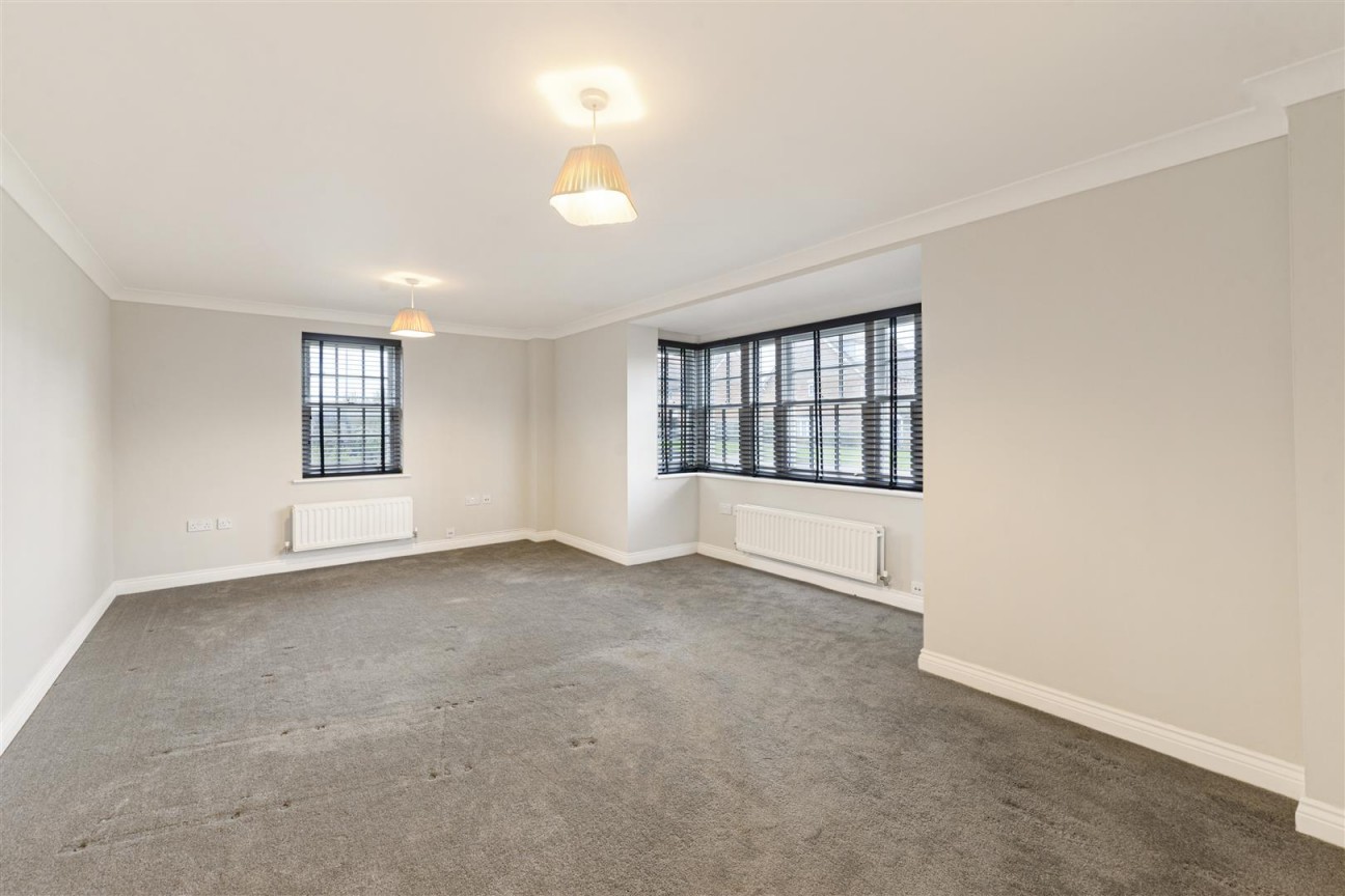 Winston Avenue, Kings Hill