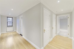 Winston Avenue, Kings Hill