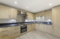 Winston Avenue, Kings Hill