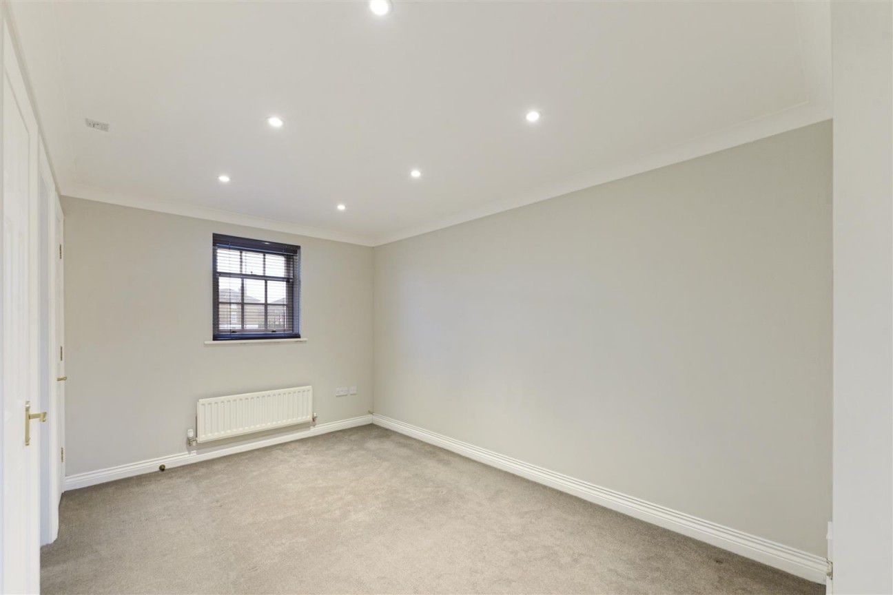 Winston Avenue, Kings Hill