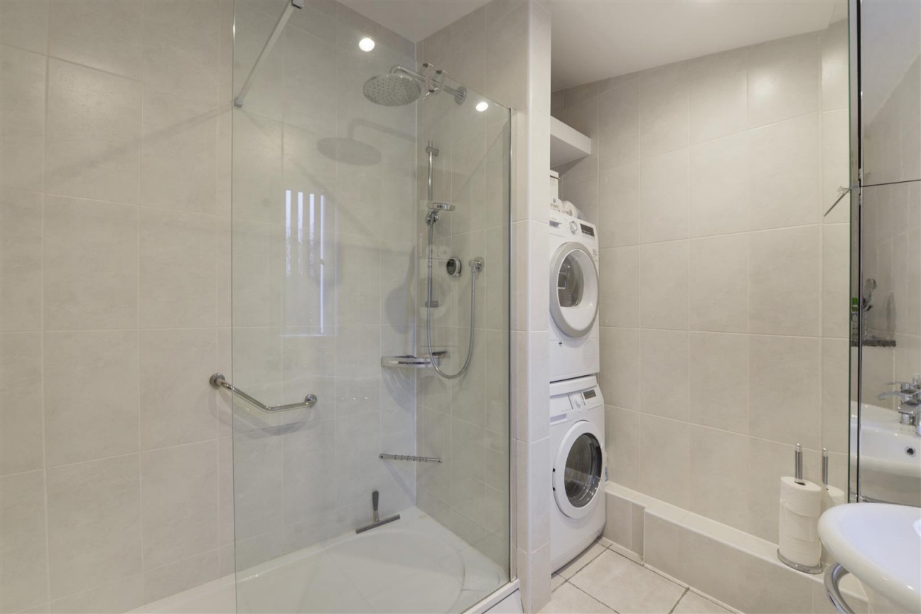 Gibson Drive, Kings Hill, West Malling