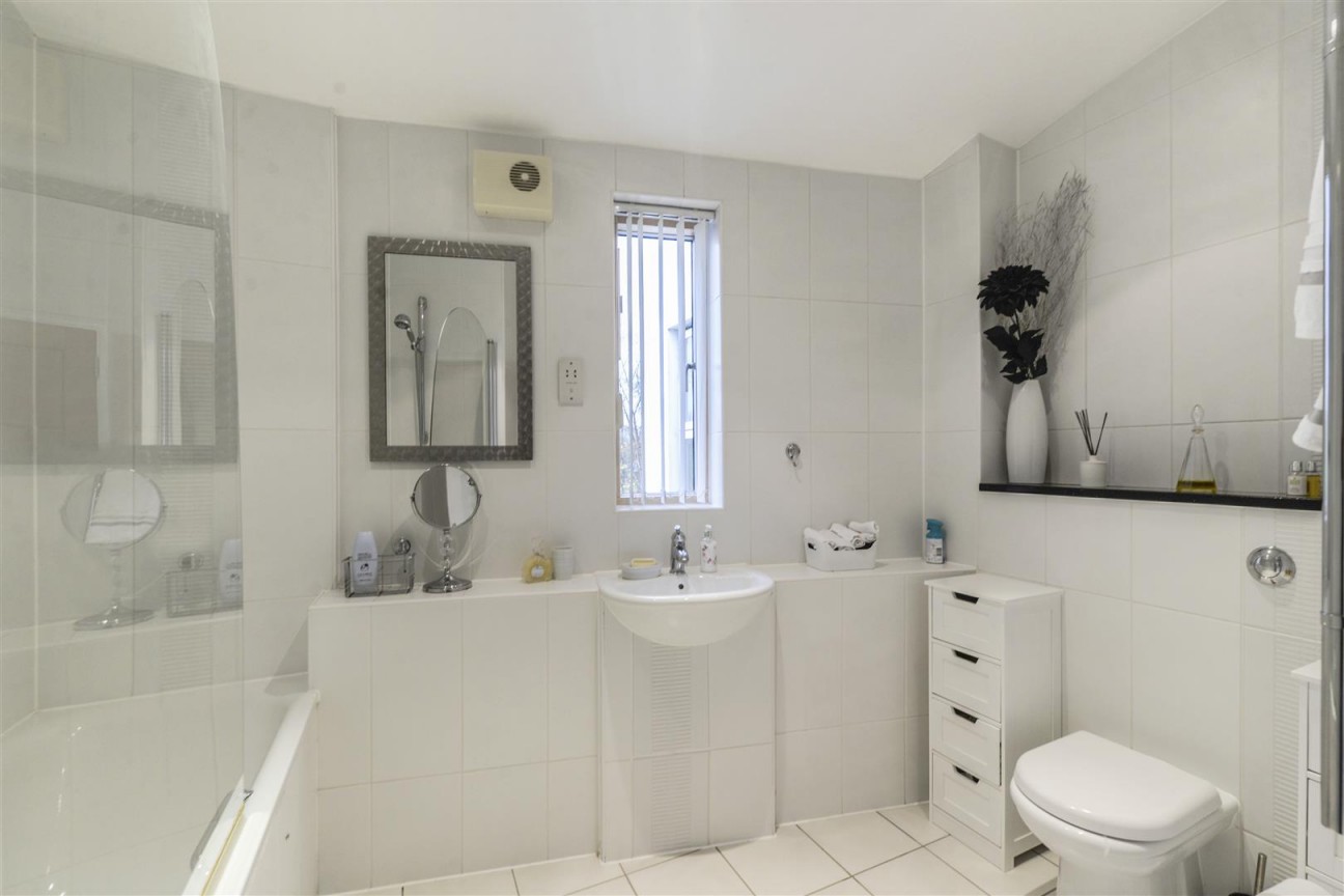 Gibson Drive, Kings Hill, West Malling