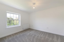 Barfield Gardens, Offham