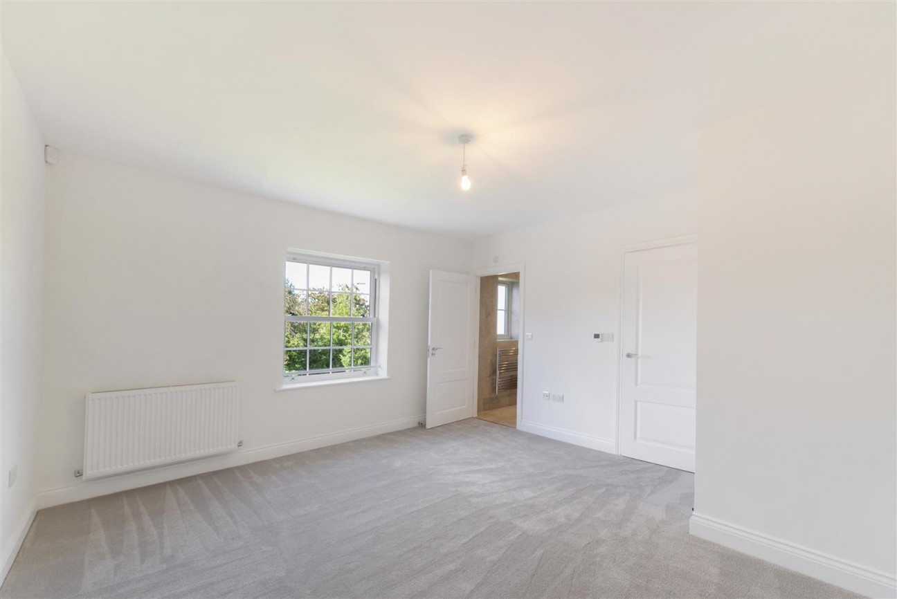 Barfield Gardens, Offham