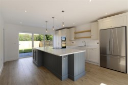 Barfield Gardens, Offham