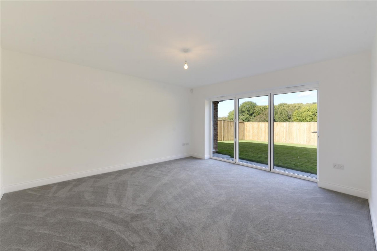 Barfield Gardens, Offham