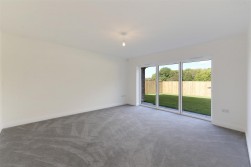 Barfield Gardens, Offham