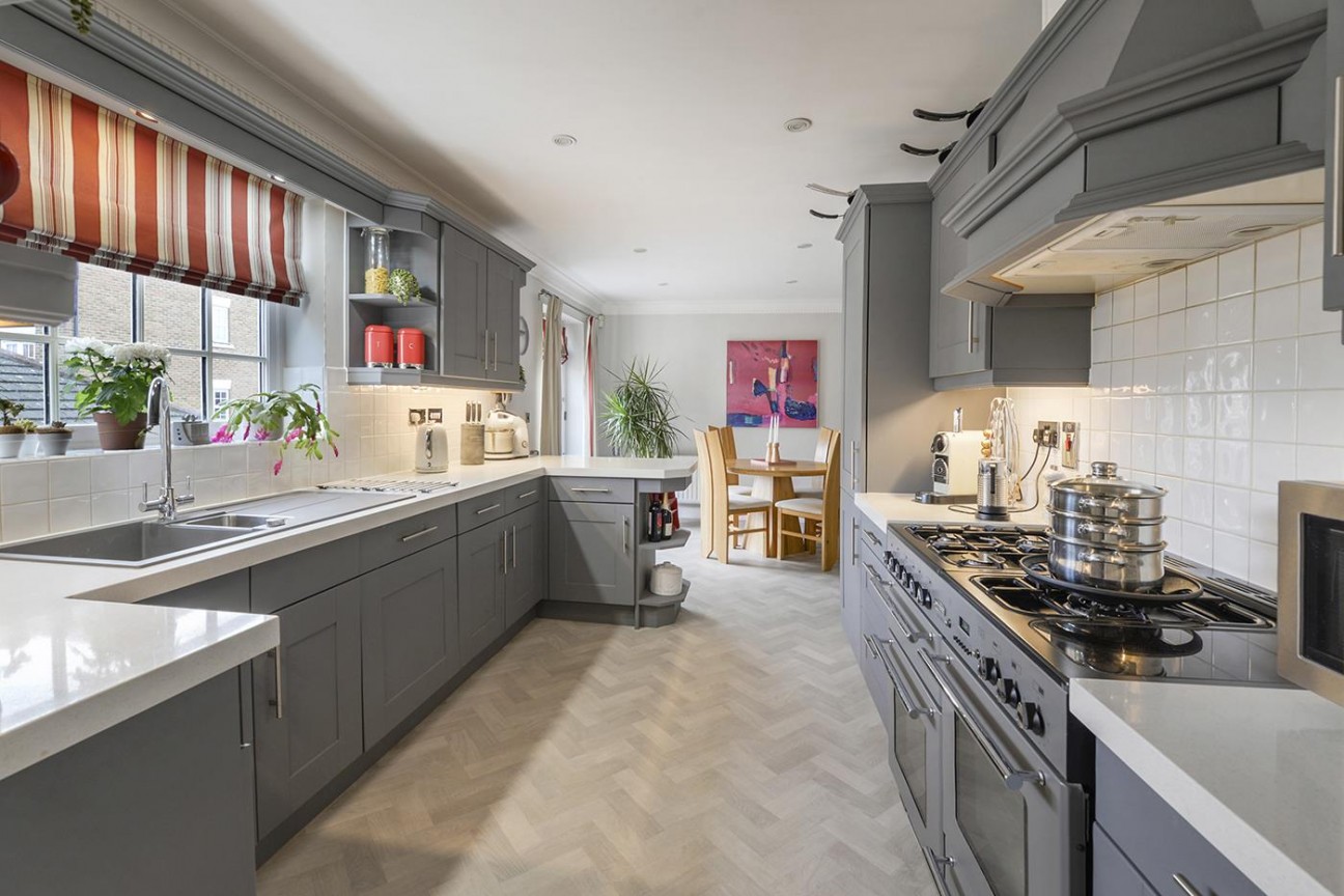 Greensleeves Way, Kings Hill, West Malling