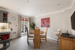 Greensleeves Way, Kings Hill, West Malling