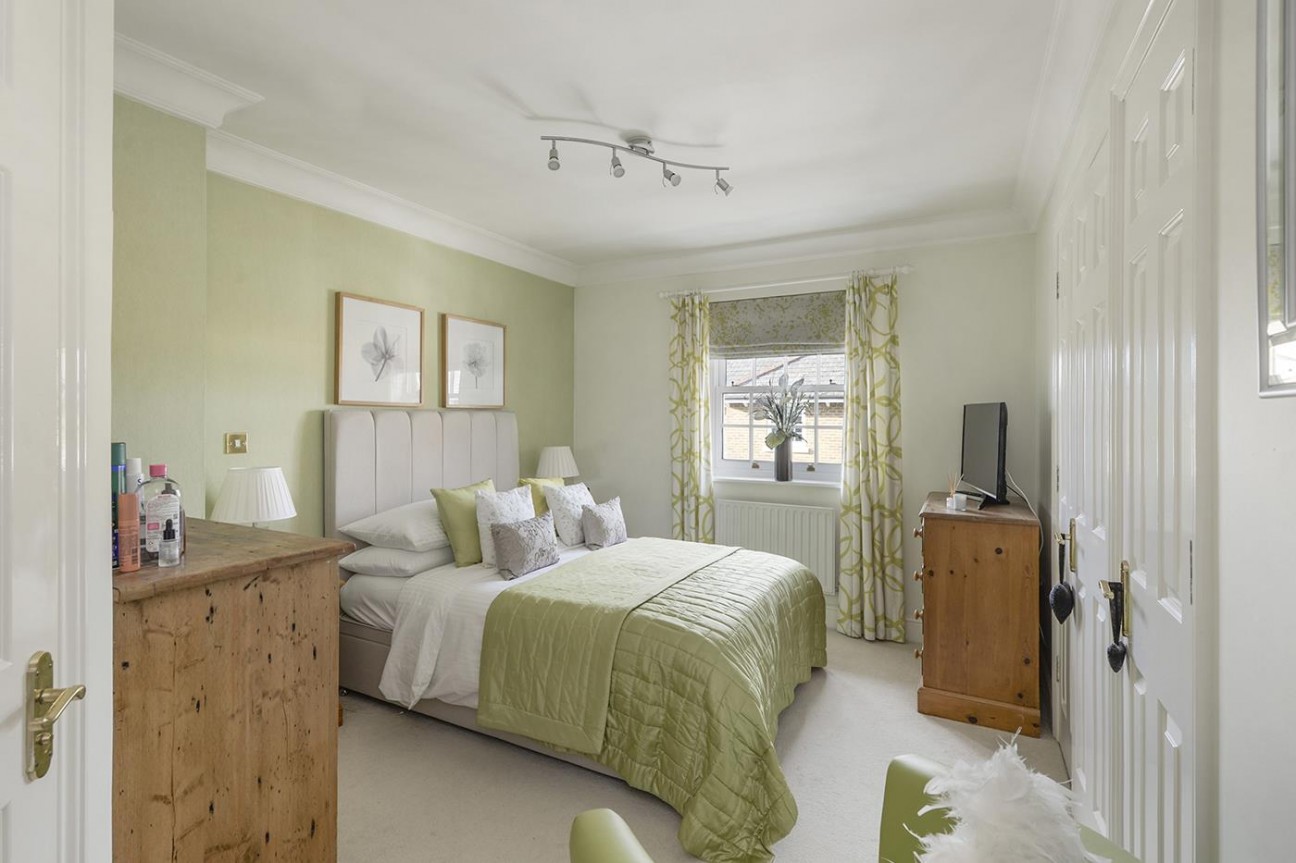 Greensleeves Way, Kings Hill, West Malling