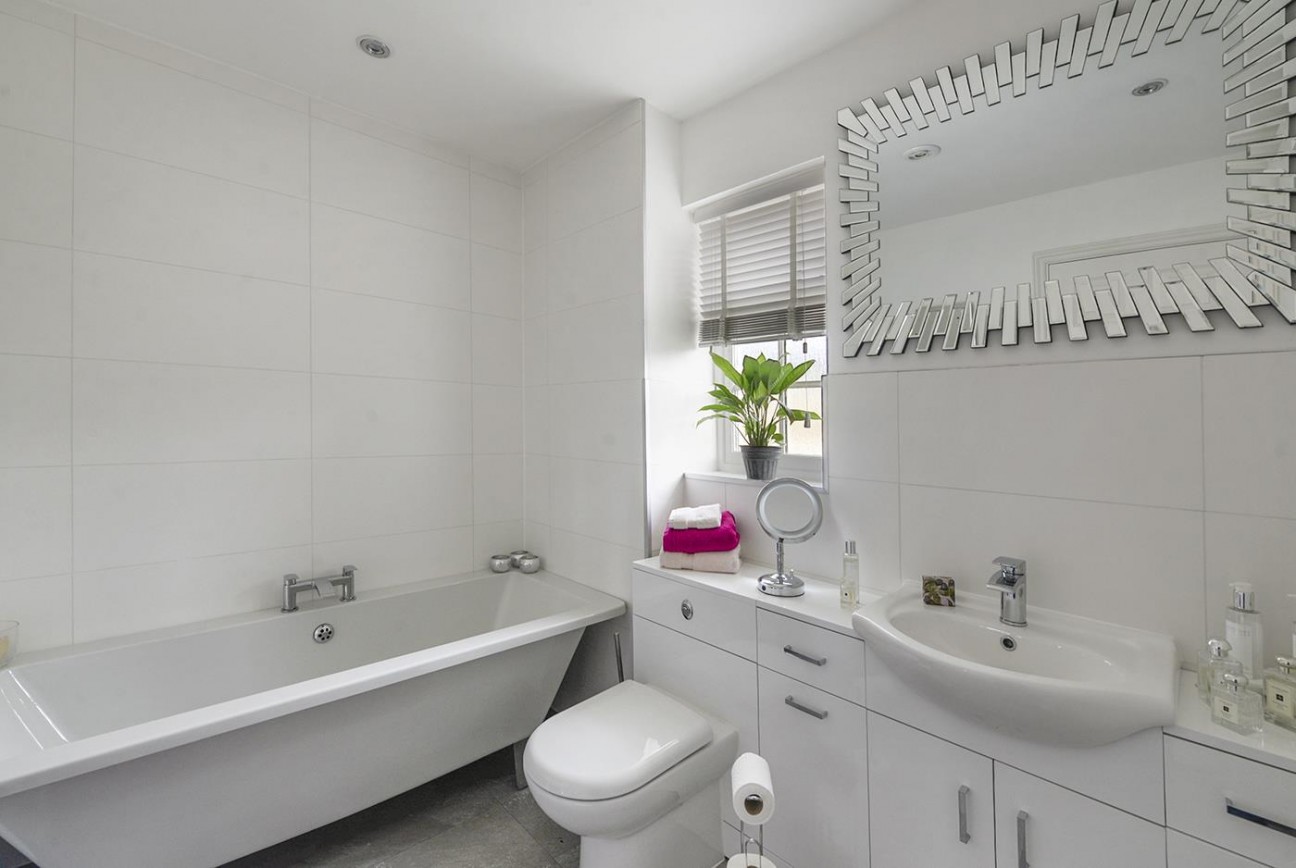 Greensleeves Way, Kings Hill, West Malling