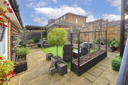 Greensleeves Way, Kings Hill, West Malling