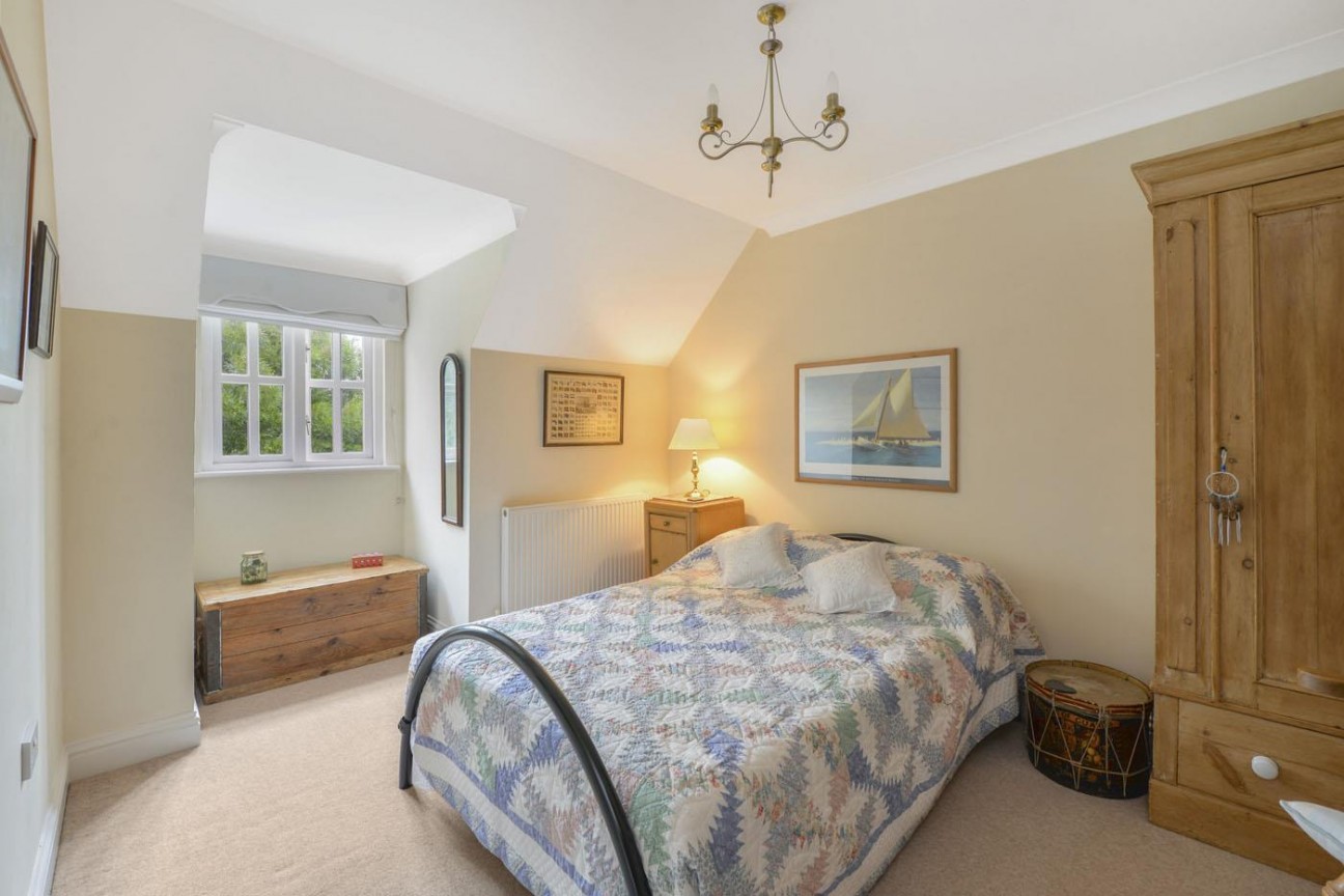 Alton Avenue, Kings Hill, ME19 4ES