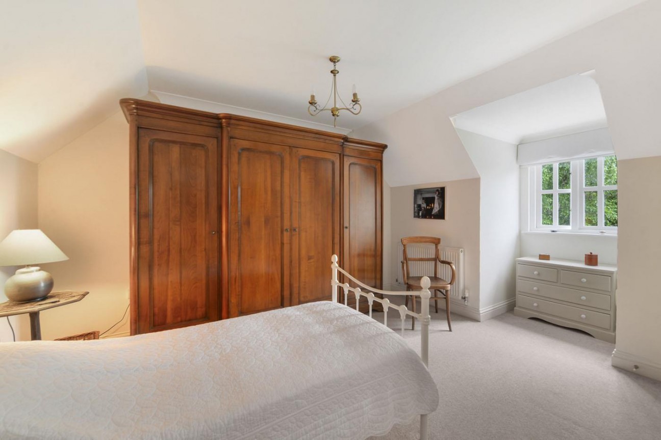 Alton Avenue, Kings Hill, ME19 4ES