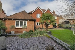 Redwell Grove, Kings Hill, ME19 4BU