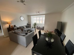 Sandow Place, Kings Hill