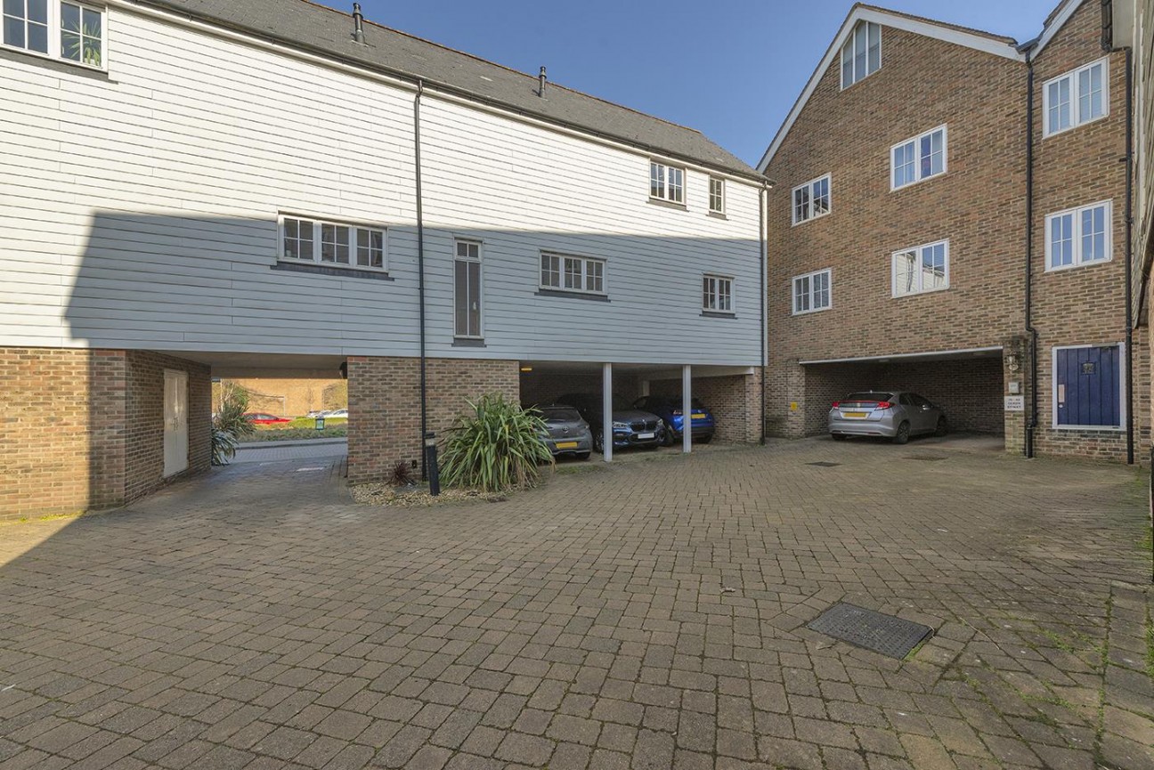 Queen Street, Kings Hill, ME19 4JP